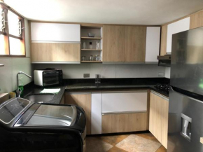 Habitación en Apartamento cerca a Estación Metro Estadio
